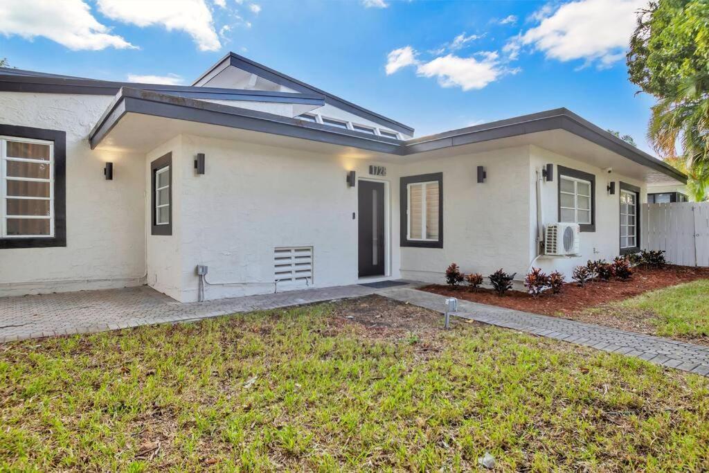 Stunning 2 Story Villa With Pool Fort Lauderdale Exterior foto