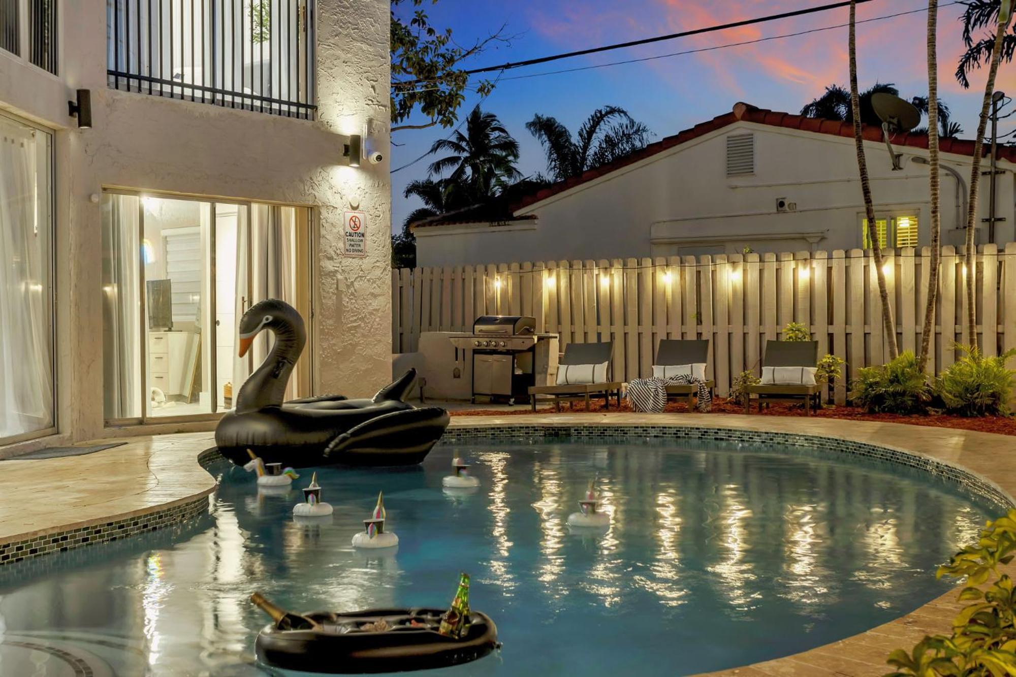 Stunning 2 Story Villa With Pool Fort Lauderdale Exterior foto